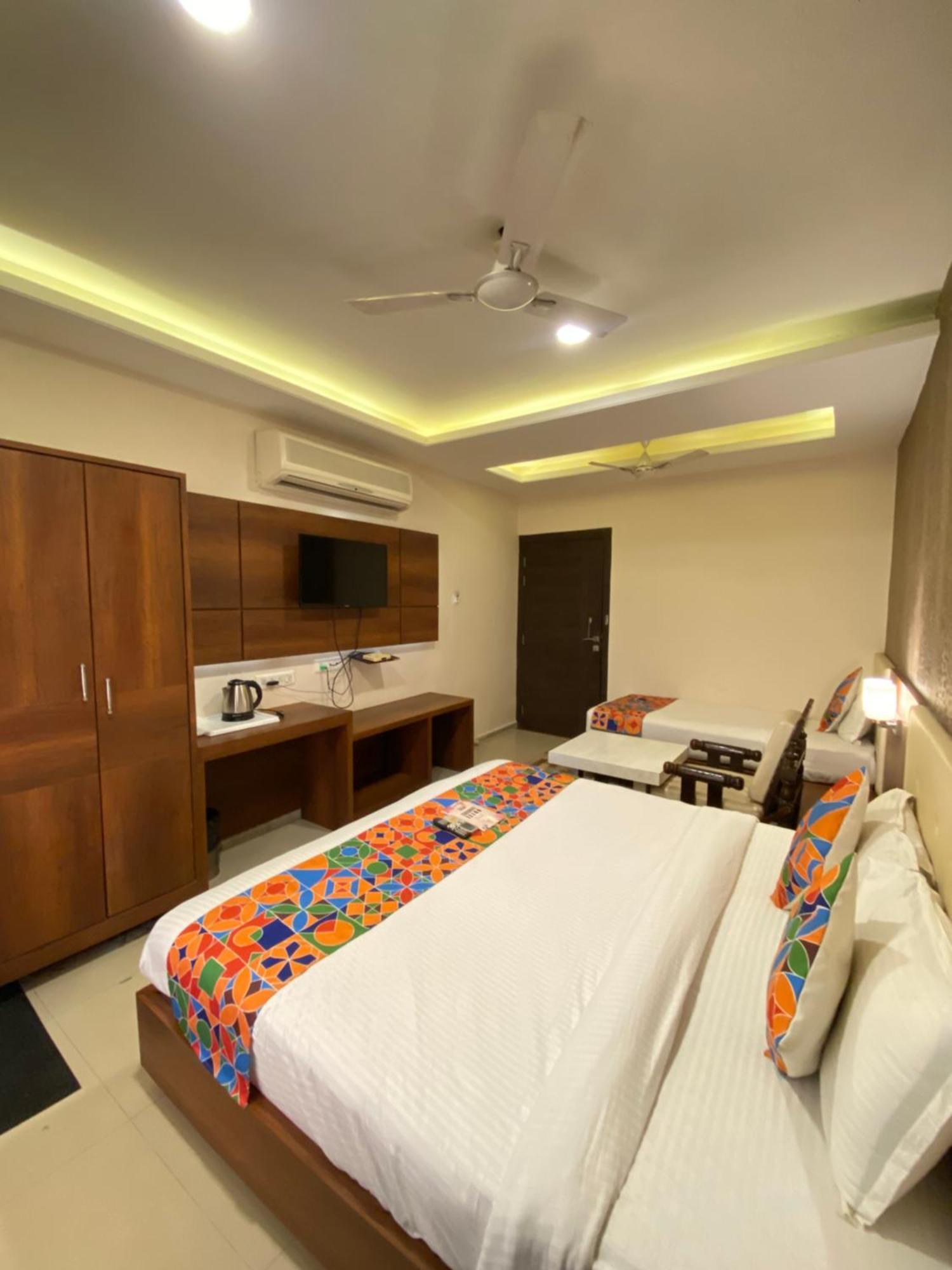 Hotel Damanis Udaipur Exteriör bild