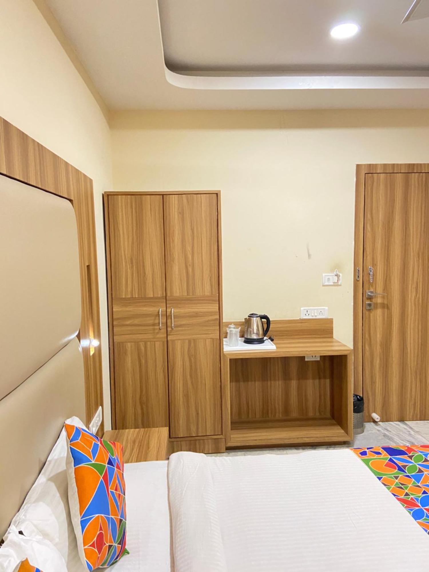 Hotel Damanis Udaipur Exteriör bild