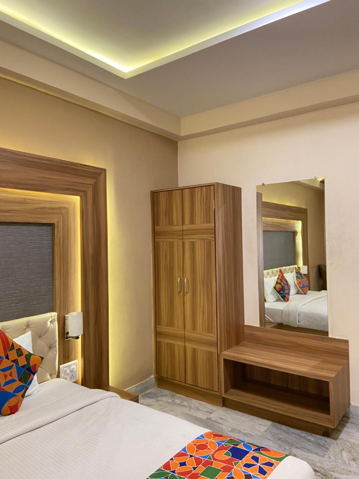 Hotel Damanis Udaipur Exteriör bild