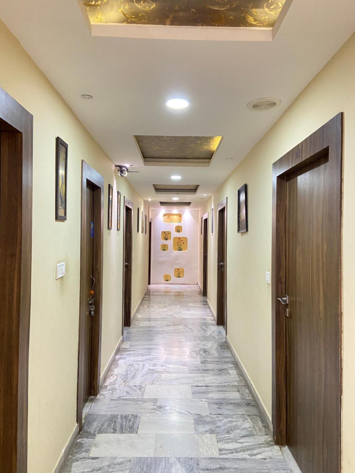 Hotel Damanis Udaipur Exteriör bild