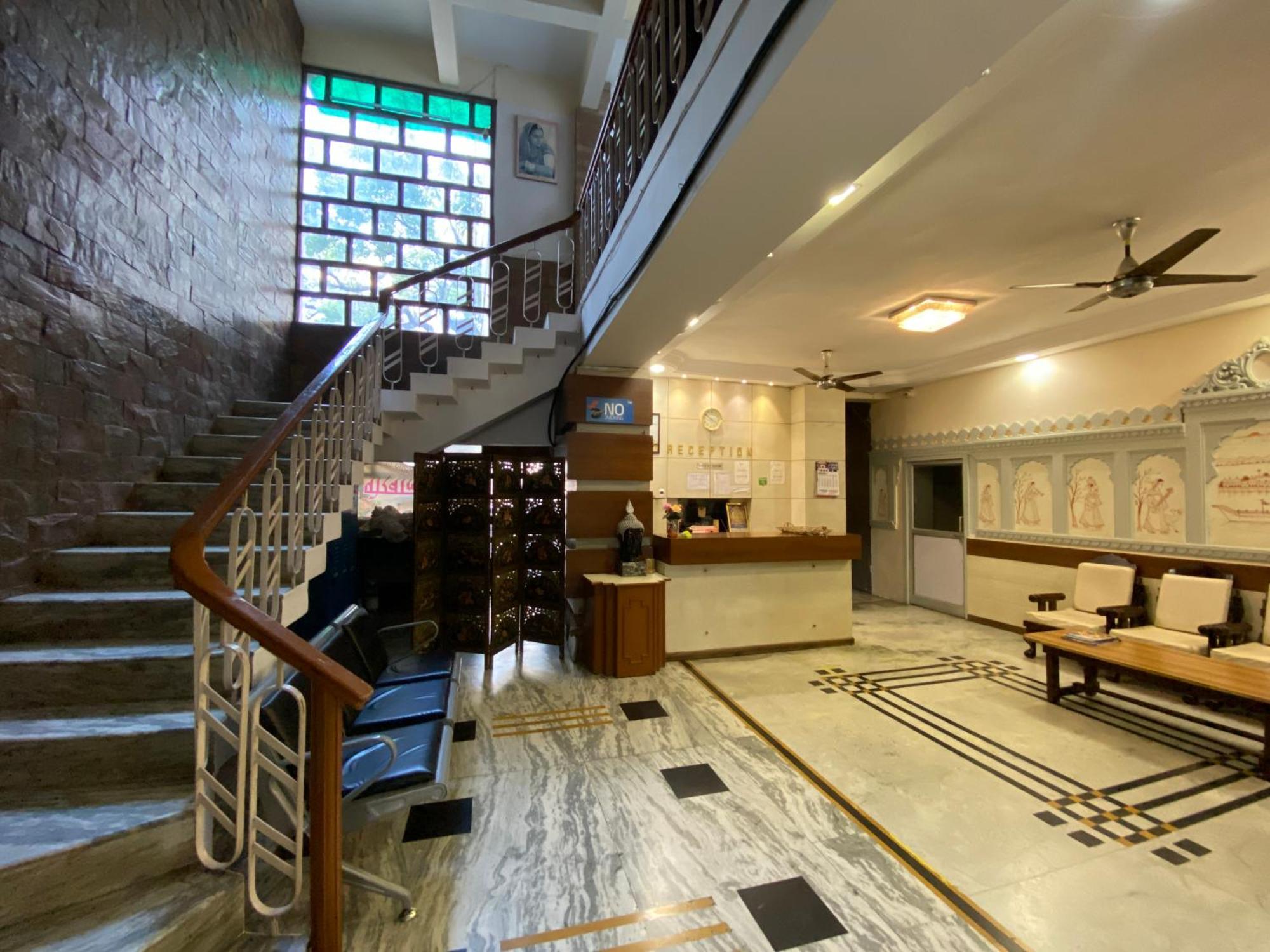Hotel Damanis Udaipur Exteriör bild