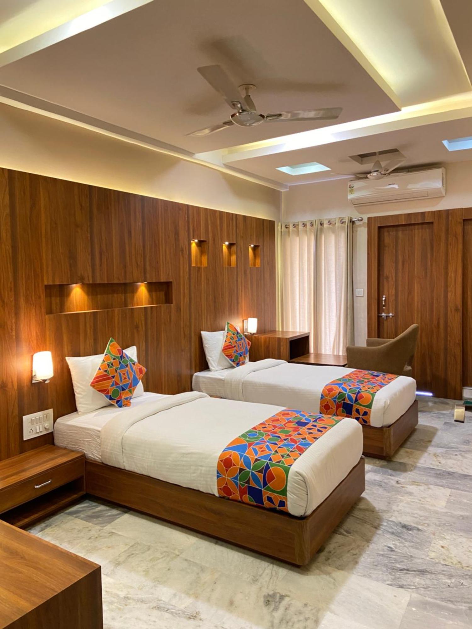 Hotel Damanis Udaipur Exteriör bild
