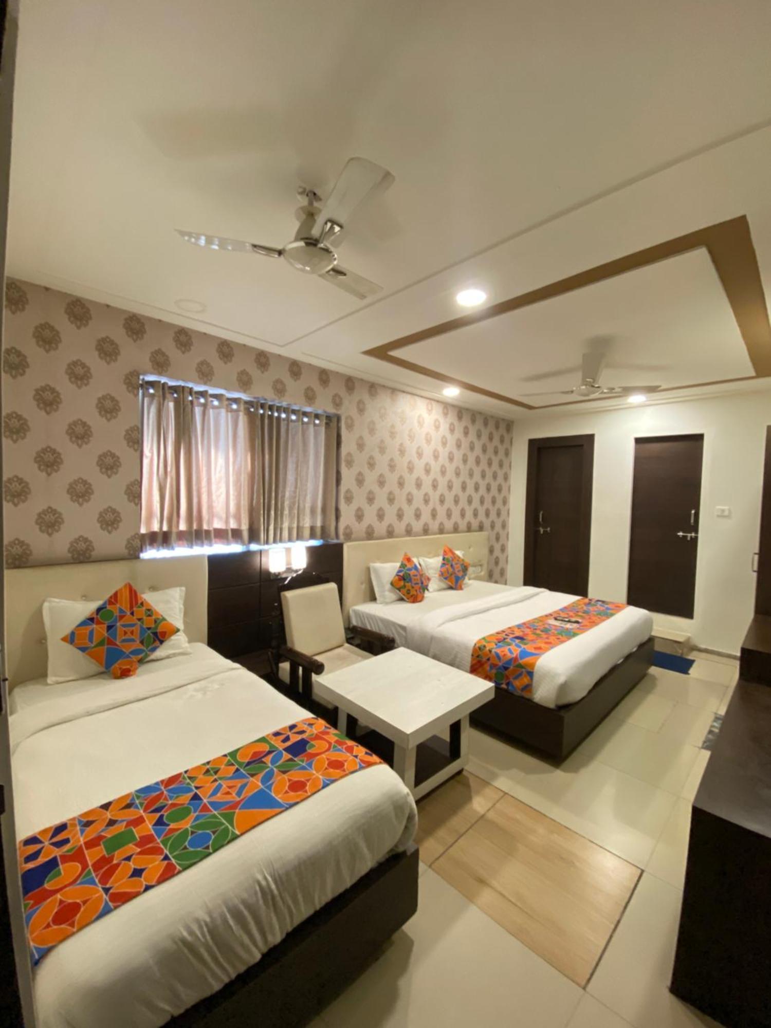 Hotel Damanis Udaipur Exteriör bild